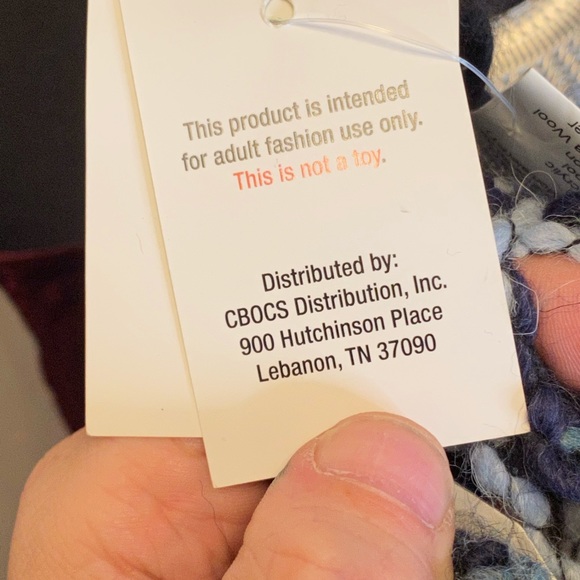 NWT made in Italy Oblong Scarf - Picture 5 of 9